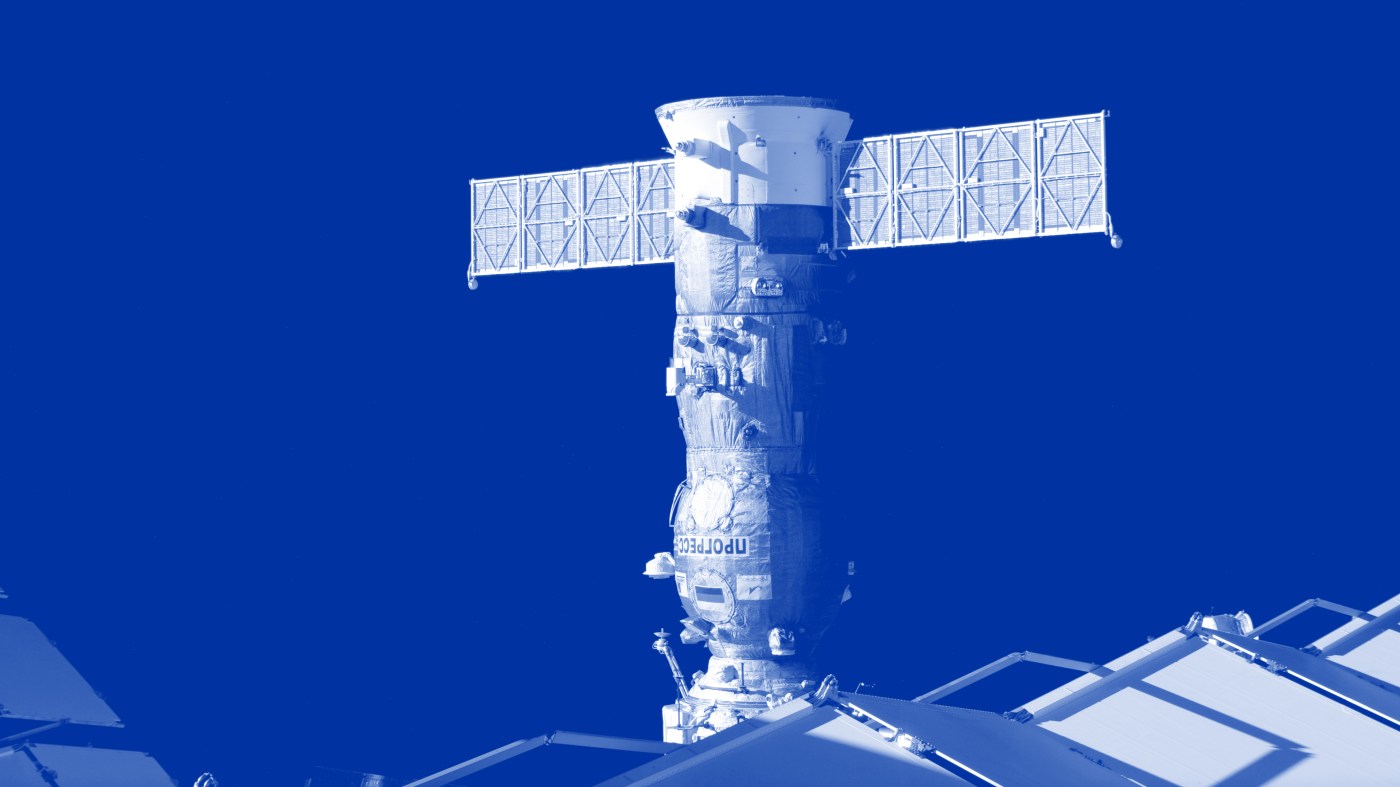 Progress 90 Cargo Ship Docking