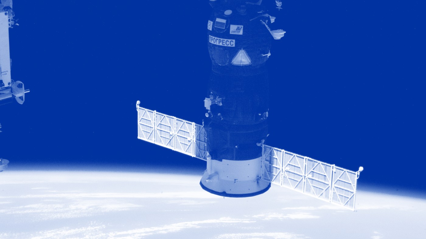 Progress 91 Cargo Ship Docking